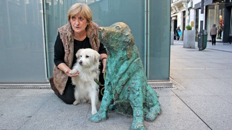hund i bronze