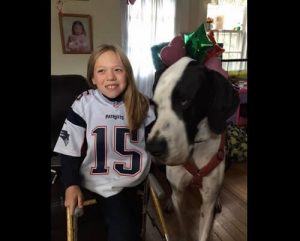 12-årig pige kan gå igen takket være hunden George